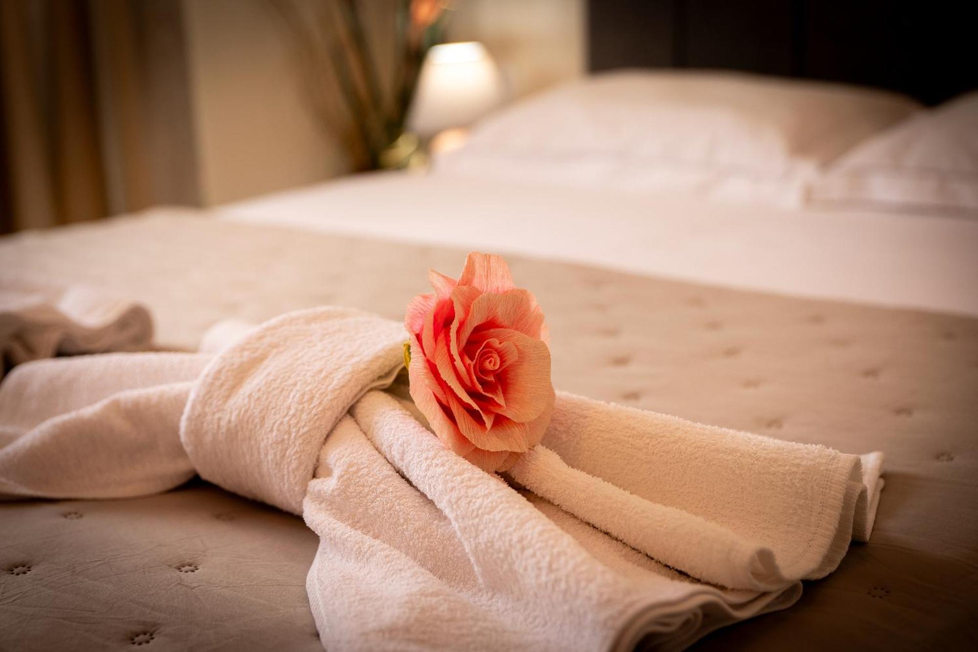 Rodos House Hotel Pomorie Bagian luar foto