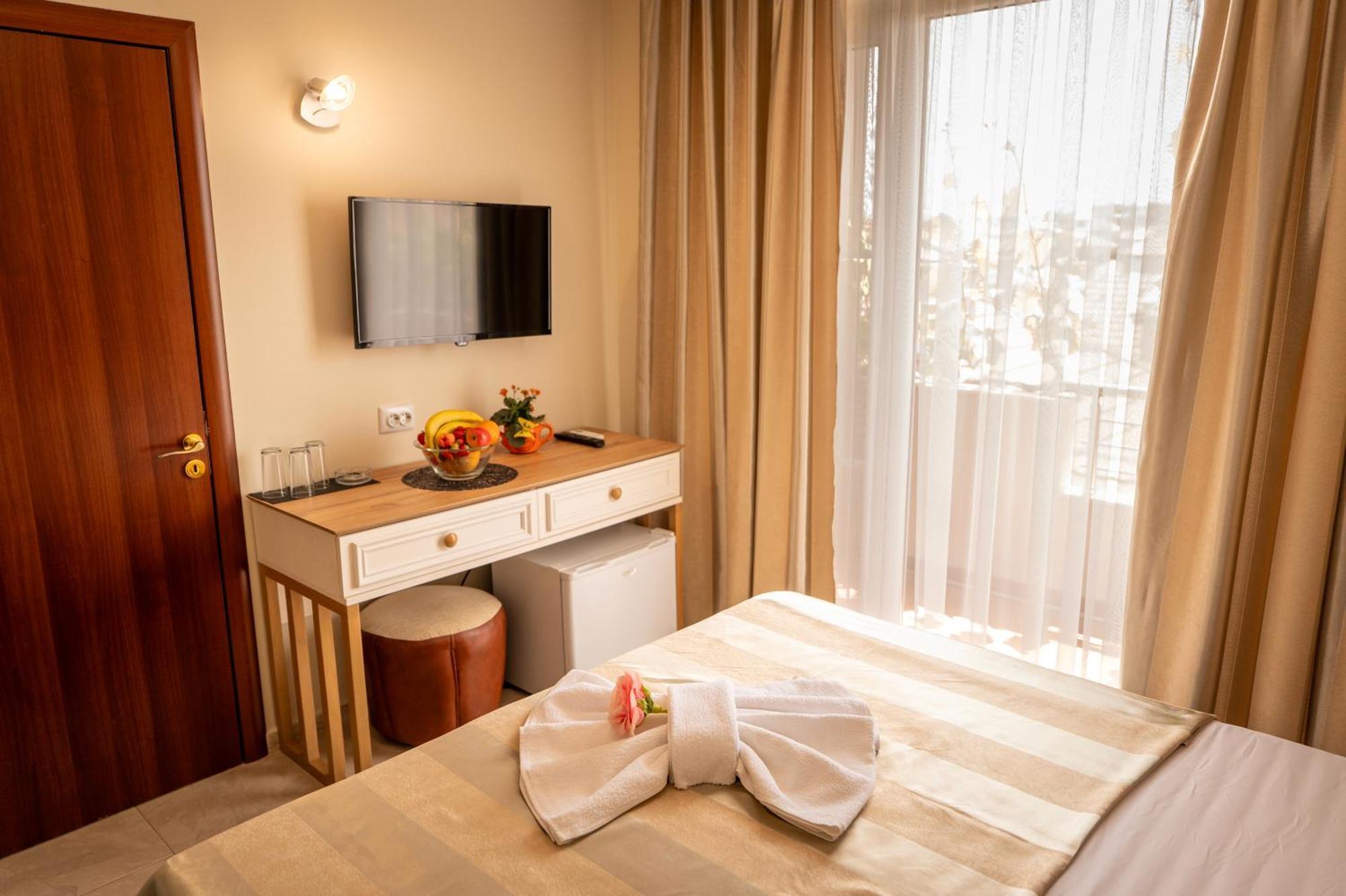 Rodos House Hotel Pomorie Bagian luar foto