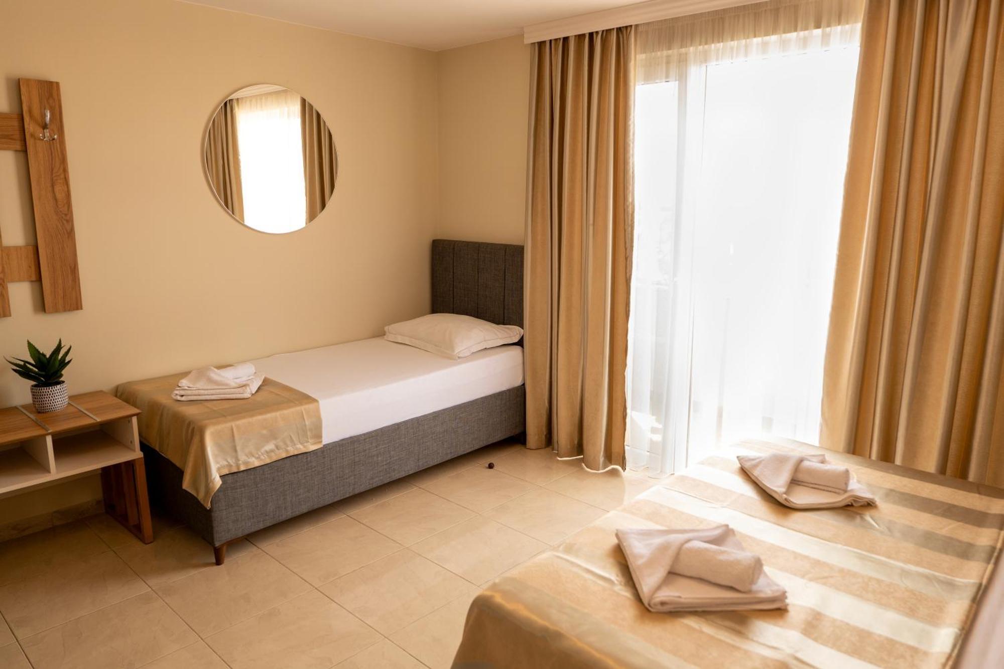 Rodos House Hotel Pomorie Bagian luar foto