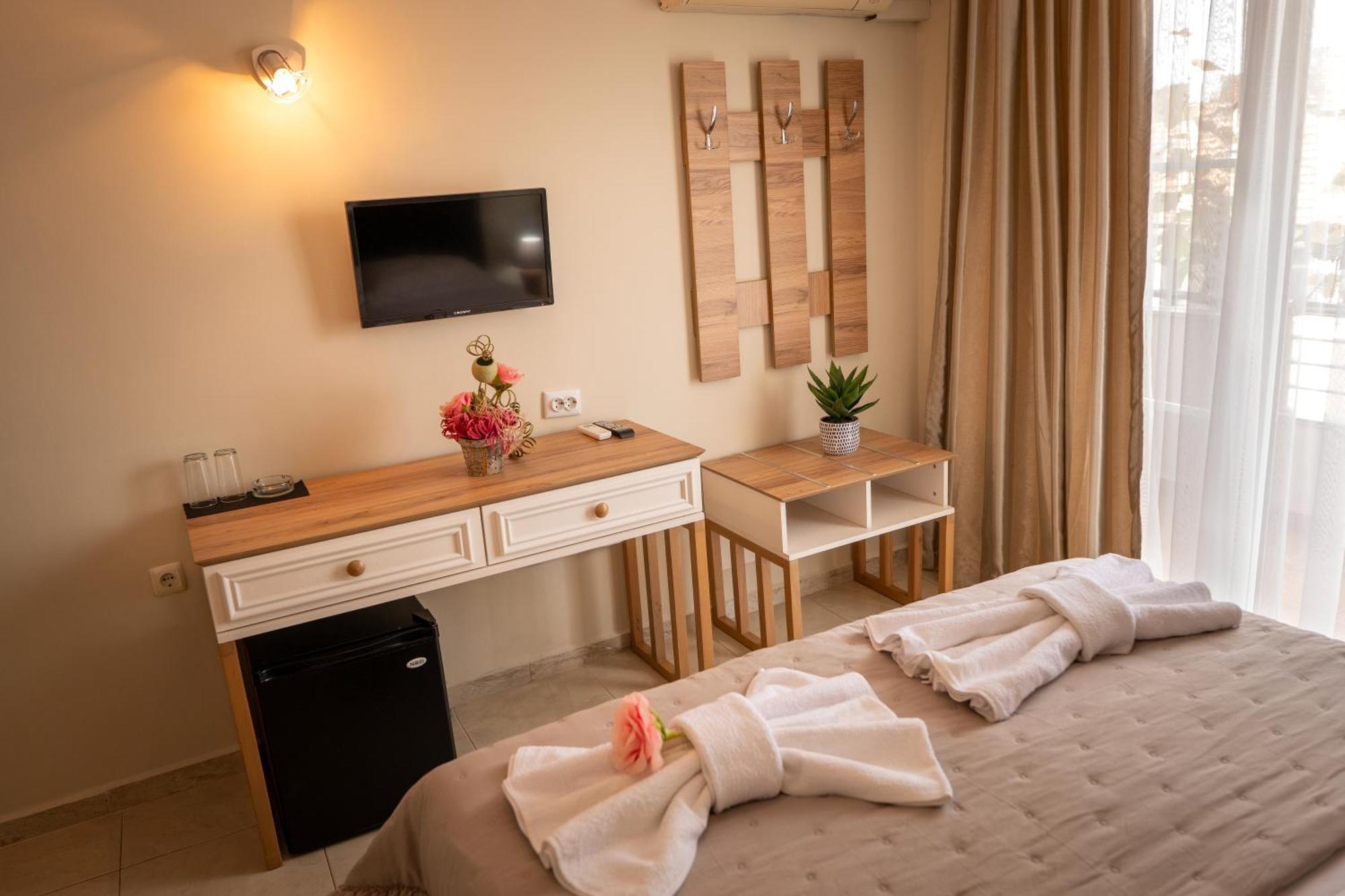 Rodos House Hotel Pomorie Bagian luar foto
