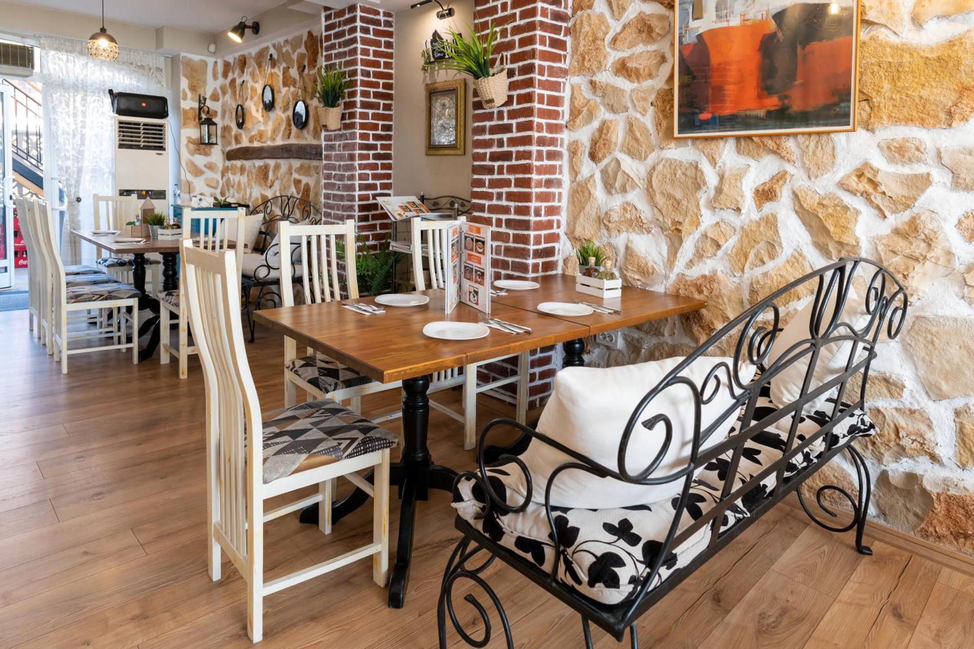 Rodos House Hotel Pomorie Bagian luar foto